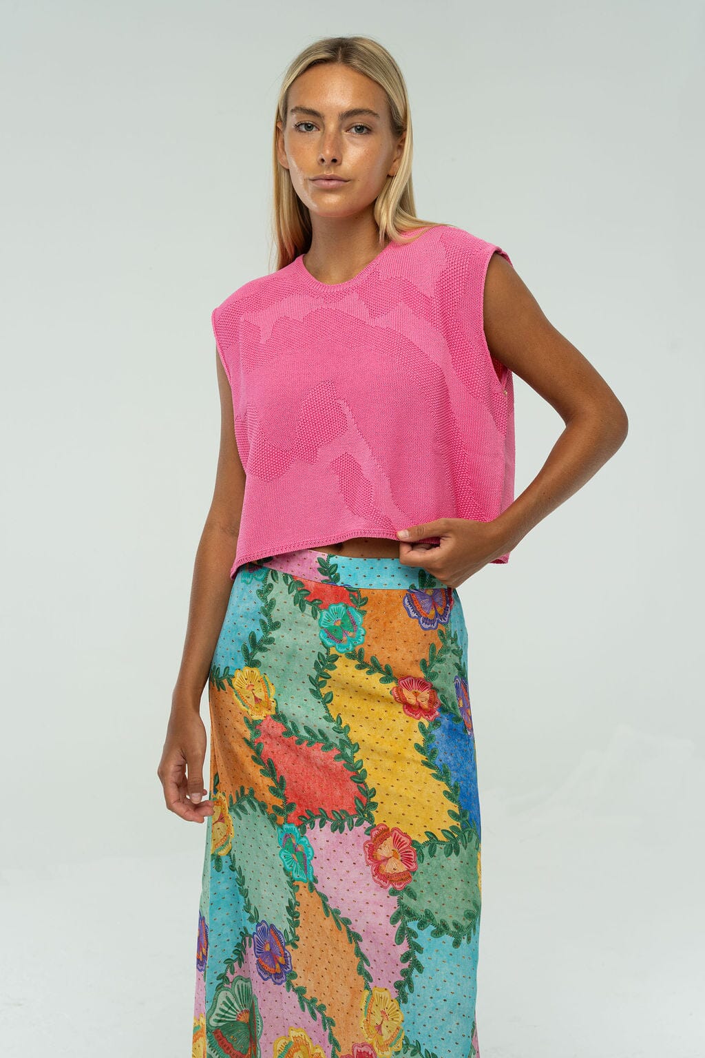 Laura Sleeveless Sweater-Briton Court