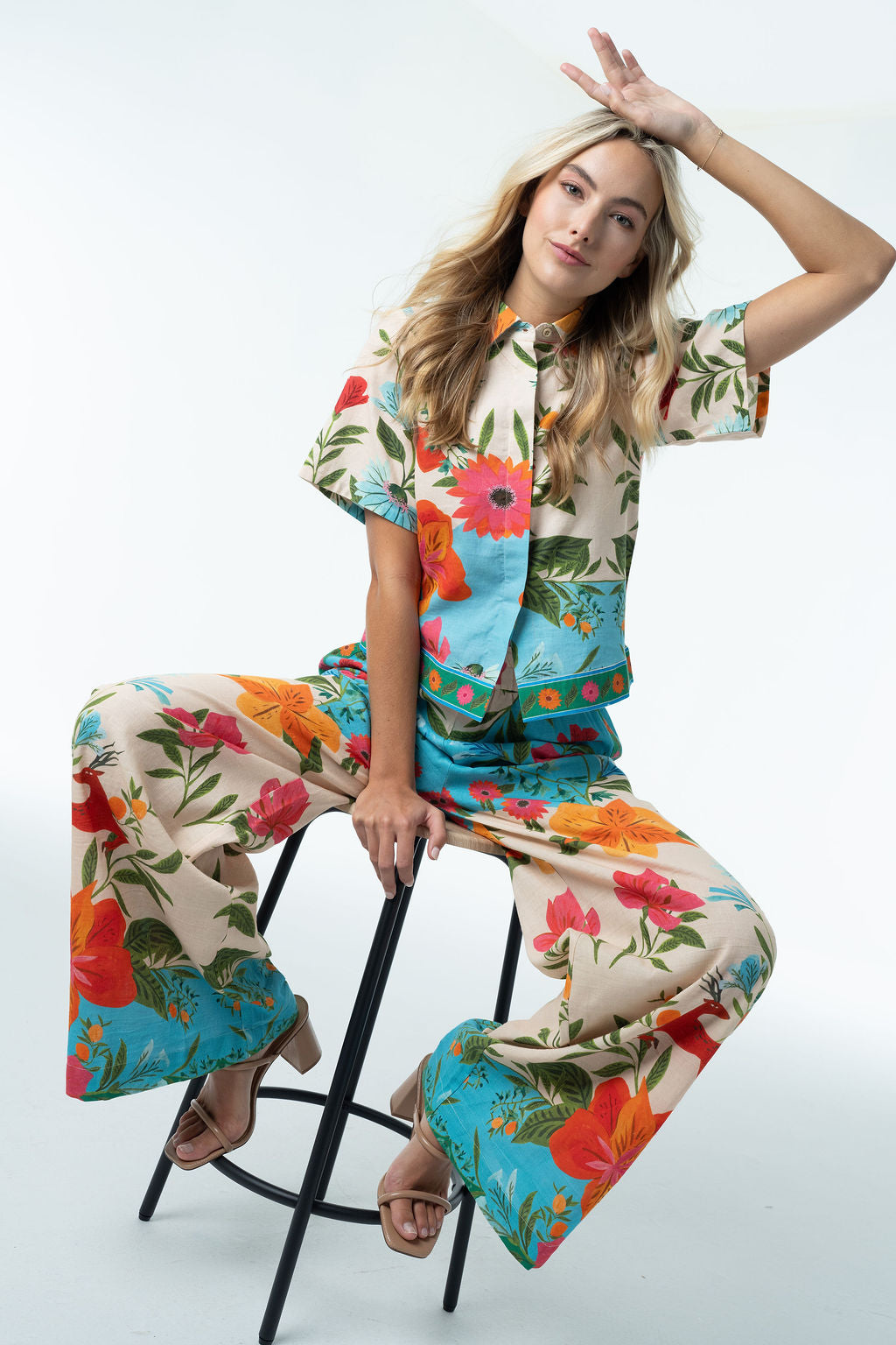 Betsy Linen Top-Briton Court