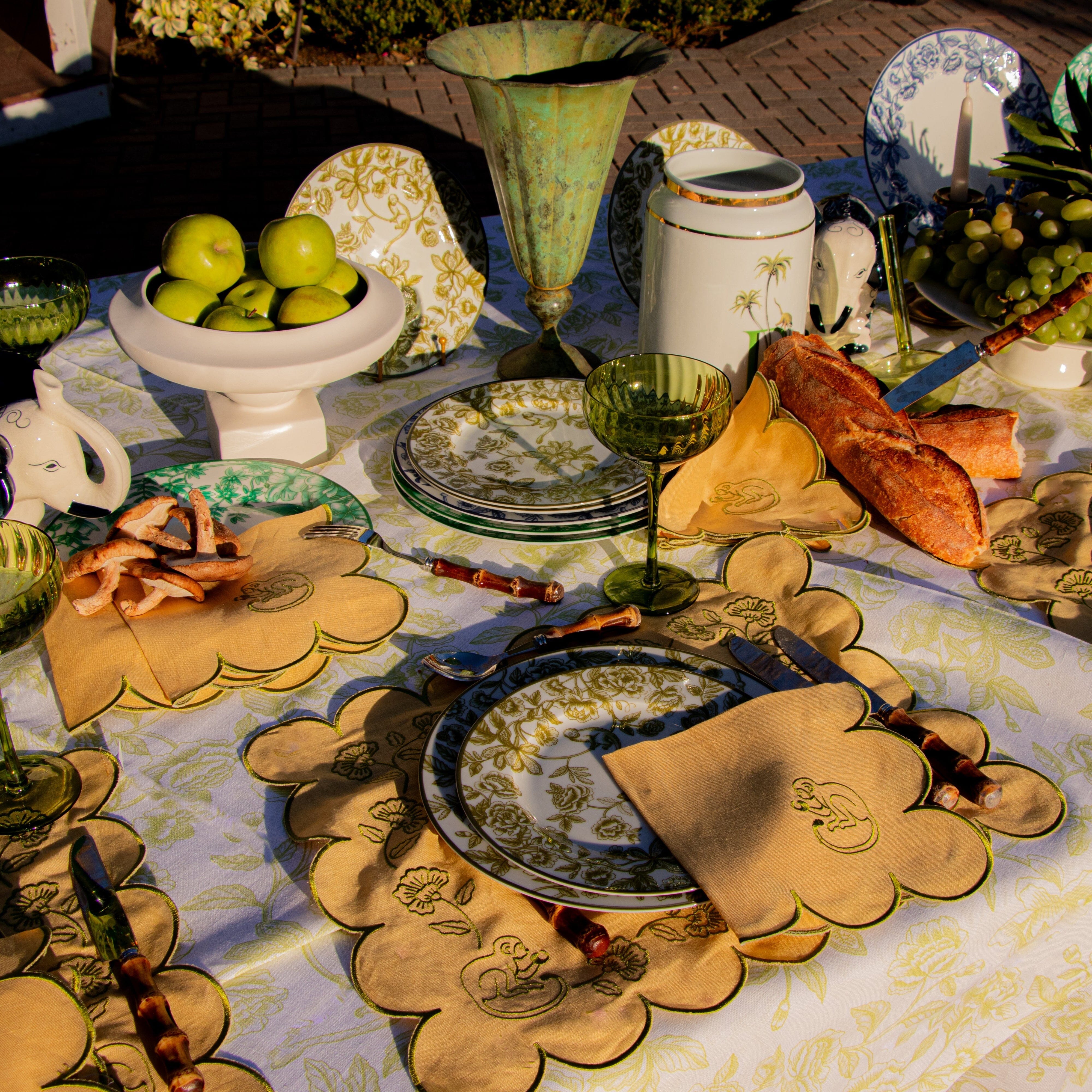 Sunlit Moss Napkin - Set of 4-Briton Court